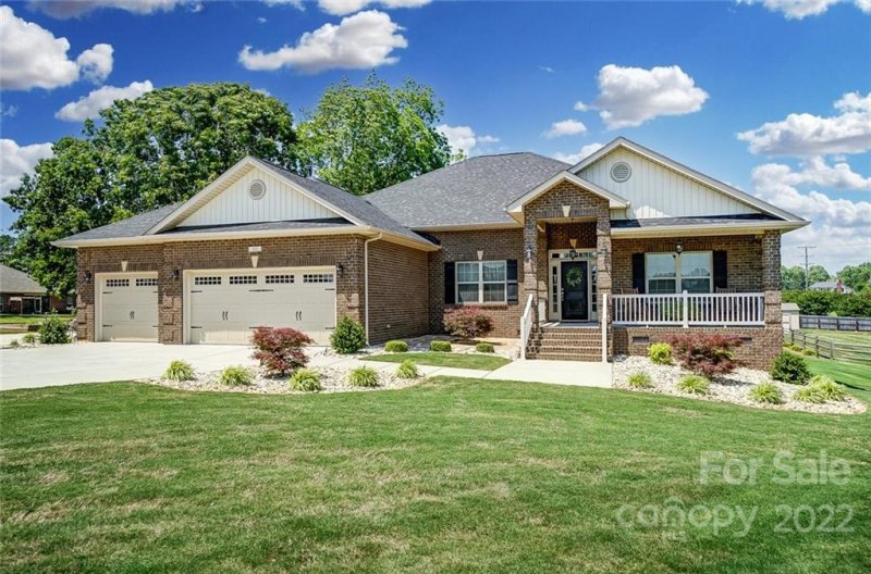 Property image 2 at 111 Tall Fern Loop, Mooresville, NC 28117