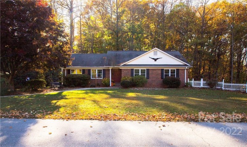 101 Saddlebred Court