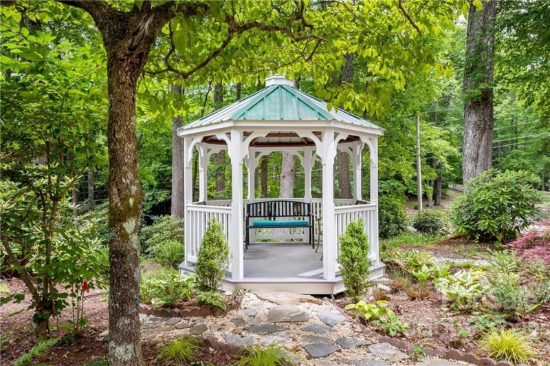 Property image 5 at 14 Spring Road, Spruce Pine, NC 28777