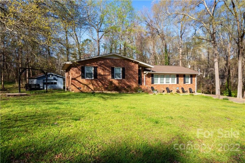 1055 Ridgemont Road