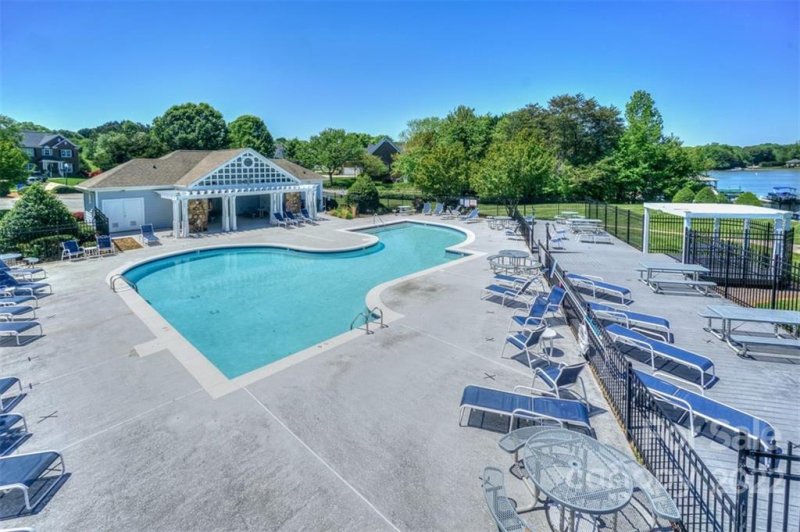 Property image 3 at 141 Summerbrook Lane, Mooresville, NC 28117