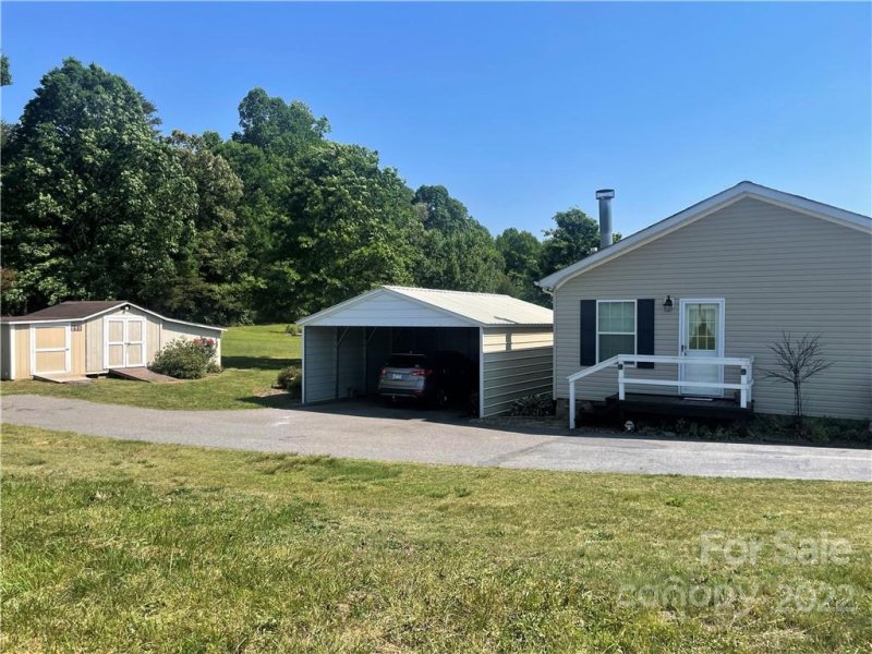 Property image 5 at 33 Charlie Mitchell Lane, Taylorsville, NC 28681