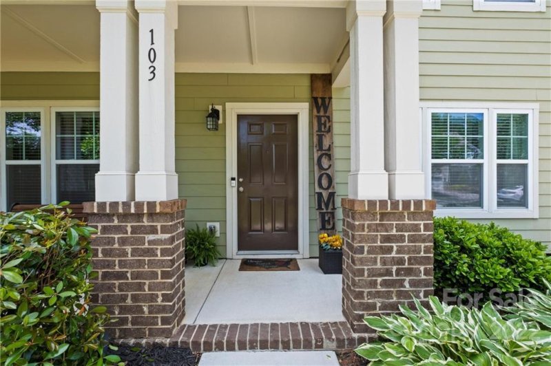 Property image 3 at 103 Hedgewood Drive, Mooresville, NC 28115