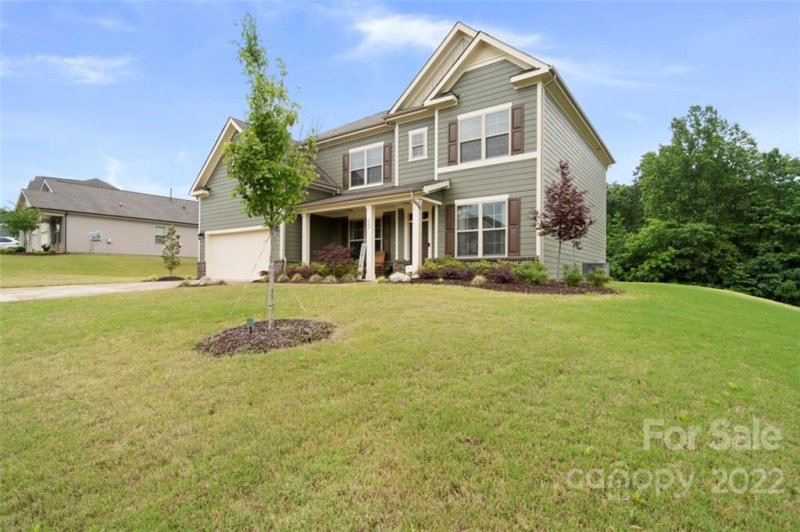 Property image 2 at 840 Se Oak Manor Drive, Concord, NC 28025