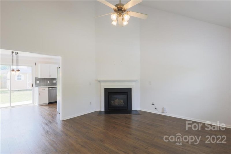 Property image 3 at 408 Peachtree Road, Charlotte, NC 28216
