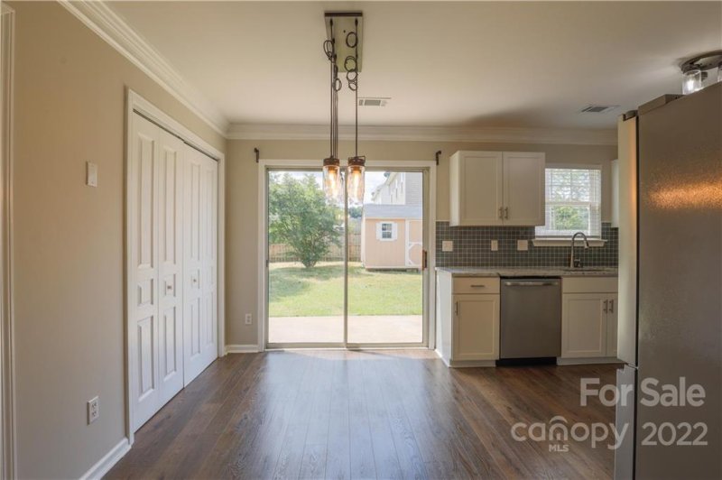 Property image 4 at 408 Peachtree Road, Charlotte, NC 28216