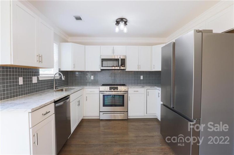Property image 5 at 408 Peachtree Road, Charlotte, NC 28216