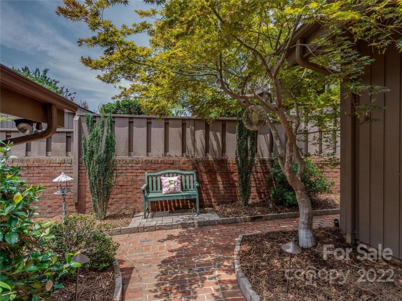 Property image 3 at 5002 Sunningdale Court, Charlotte, NC 28226