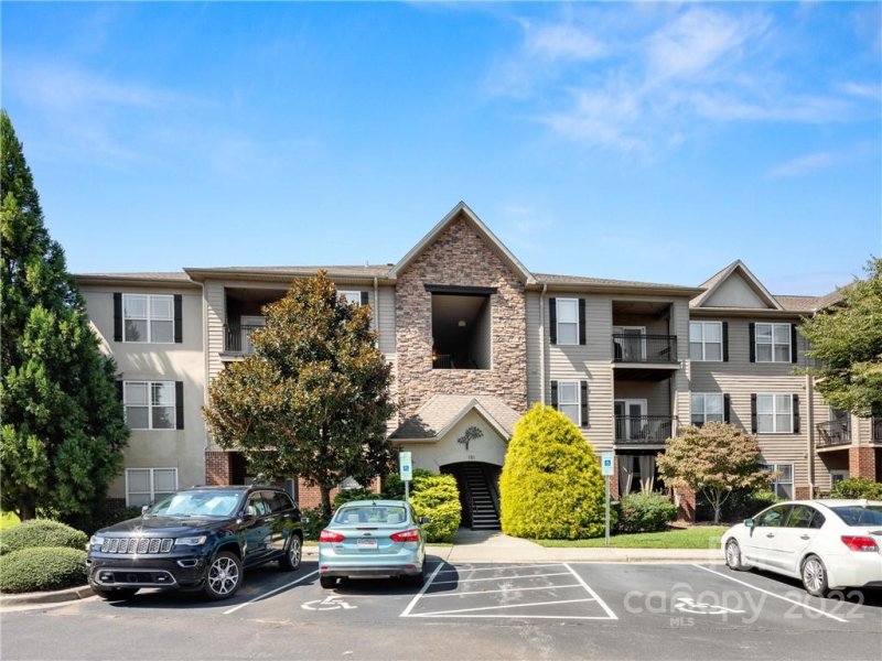 181 Brickton Village Circle