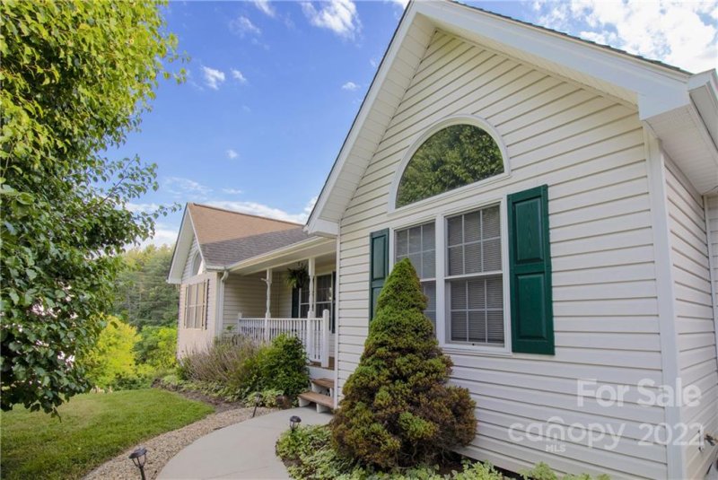 Property image 3 at 102 Ridge Brook Drive, Weaverville, NC 28787