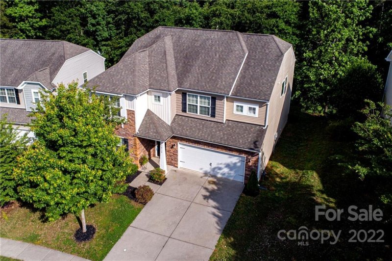 Property image 3 at 14718 Green Birch Drive, Pineville, NC 28134