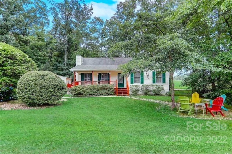 Property image 2 at 326 Lake Circle Drive, Hendersonville, NC 28792