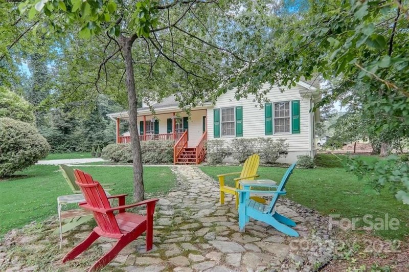 Property image 3 at 326 Lake Circle Drive, Hendersonville, NC 28792