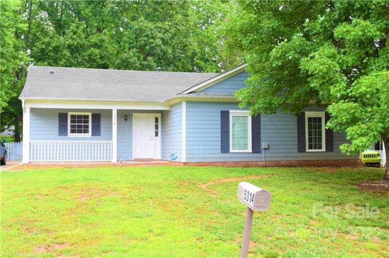 Property image 2 at 5314 Reedham Court, Charlotte, NC 28208