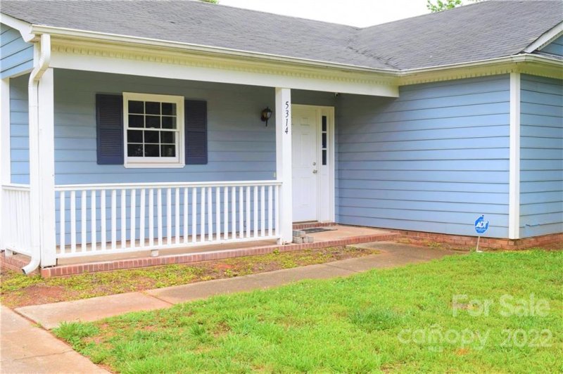 Property image 3 at 5314 Reedham Court, Charlotte, NC 28208