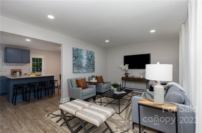 Property image 4 at 5200 Delivau Drive, Charlotte, NC 28215