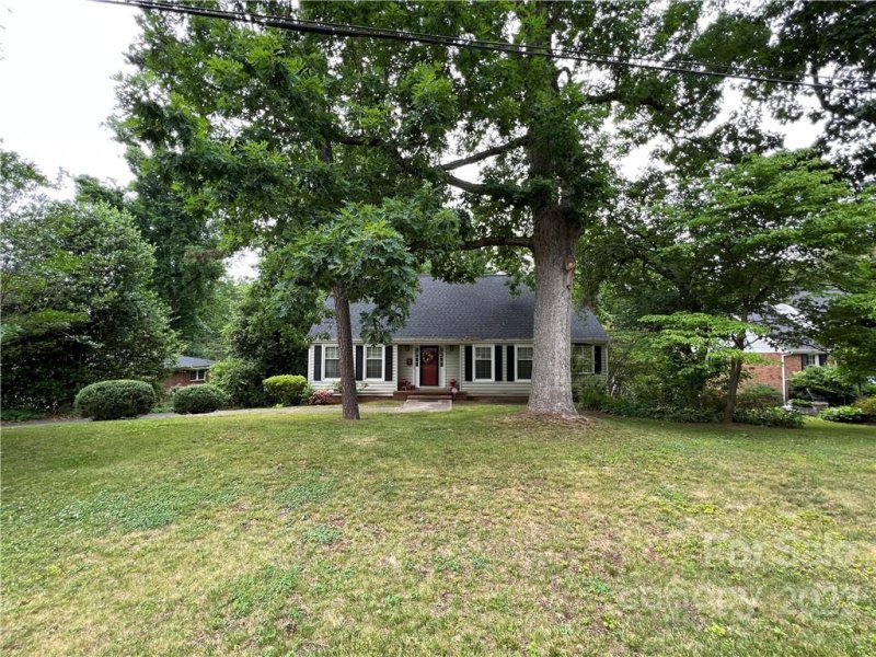 Property image 2 at 902 Sprucewood Street, Kannapolis, NC 28081