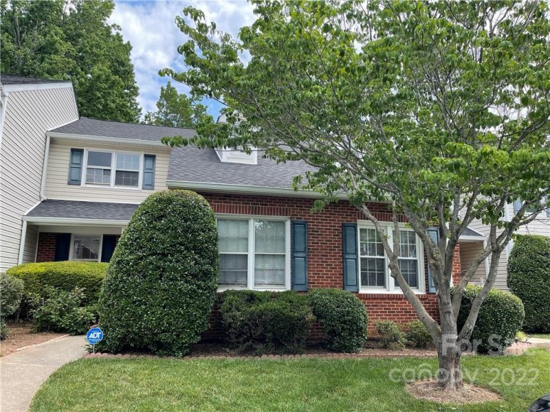 10805 Winterbourne Court