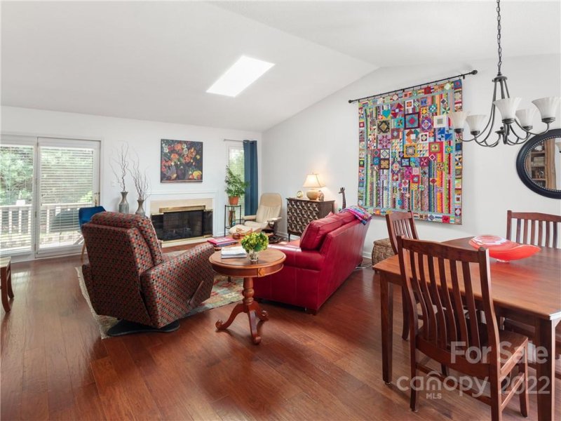 Property image 3 at 135 Deerlake Drive, Asheville, NC 28803