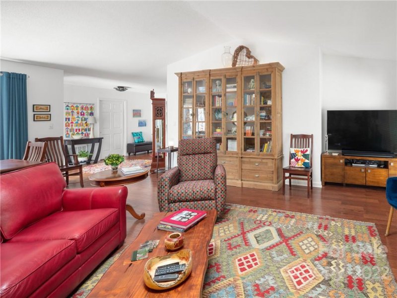 Property image 5 at 135 Deerlake Drive, Asheville, NC 28803