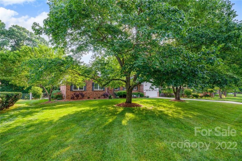 Property image 2 at 2424 Regal Drive, Gastonia, NC 28056