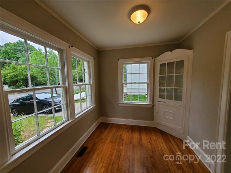 Property image 4 at 2429 Commonwealth Avenue, Charlotte, NC 28205