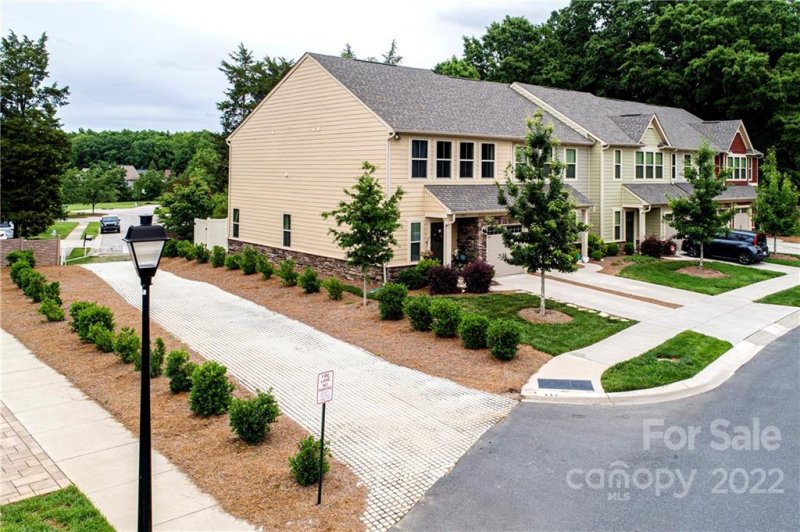 Property image 4 at 503 Park Meadows Drive, Matthews, NC 28104