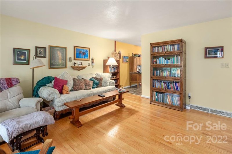 Property image 4 at 13 Hillview Road, Asheville, NC 28805