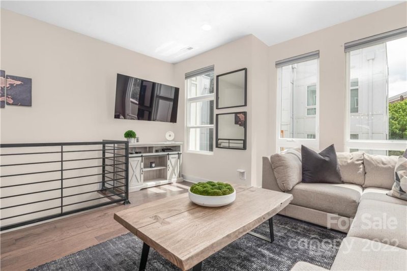 Property image 5 at 443 Southend Crossing Lane, Charlotte, NC 28203