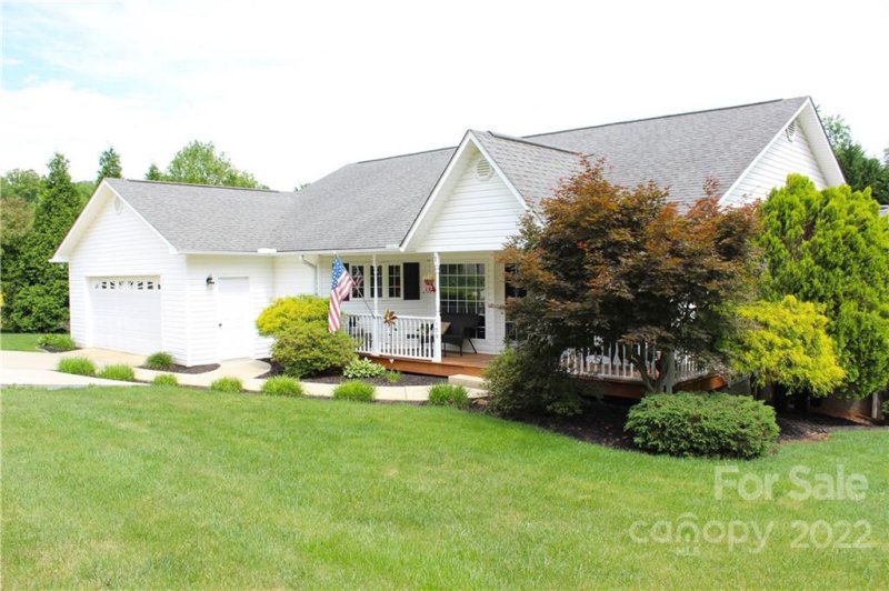 Property image 3 at 109 Meadow Run, Asheville, NC 28806