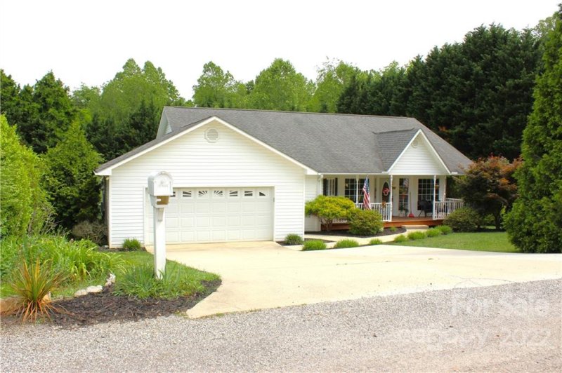 Property image 4 at 109 Meadow Run, Asheville, NC 28806