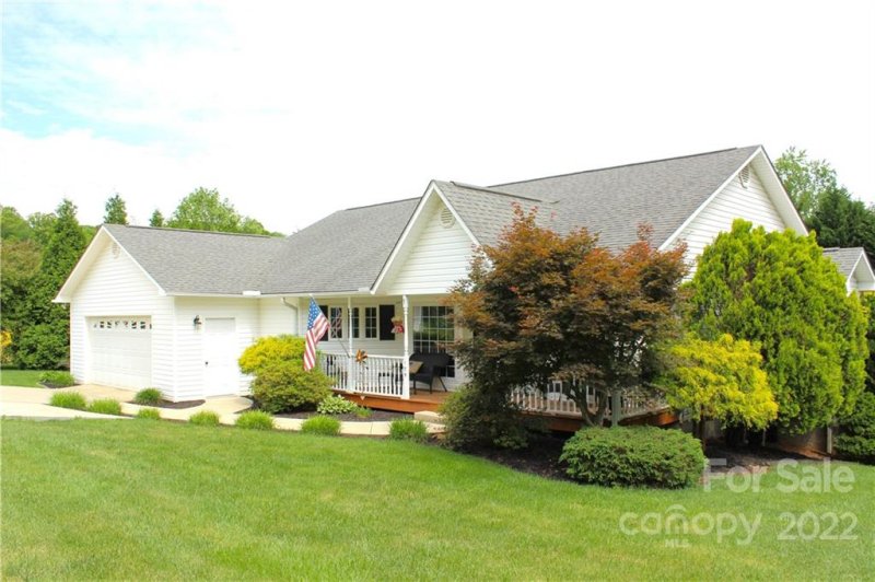 Property image 5 at 109 Meadow Run, Asheville, NC 28806