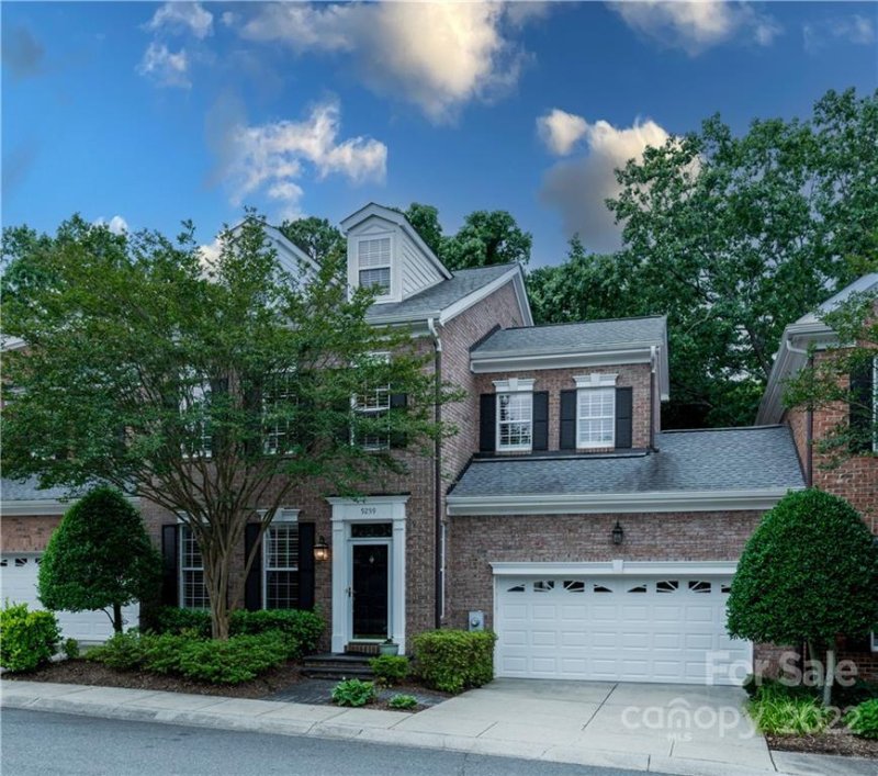 9259 Bonnie Briar Circle