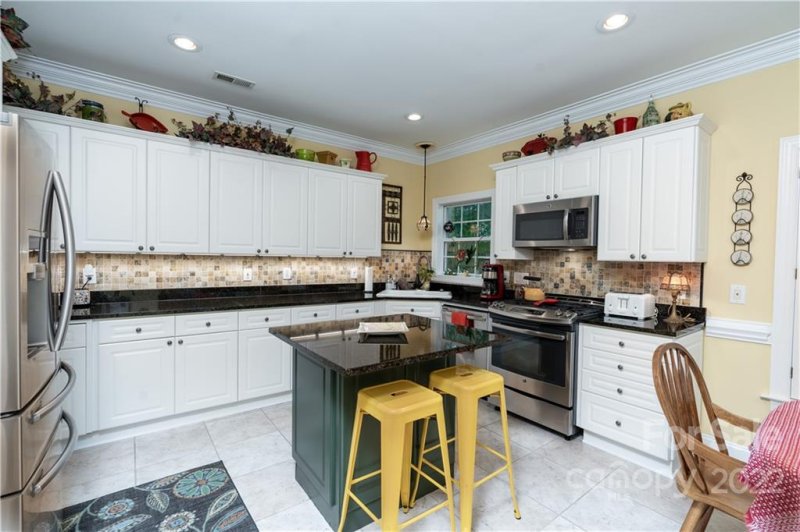 Property image 5 at 9259 Bonnie Briar Circle, Charlotte, NC 28277