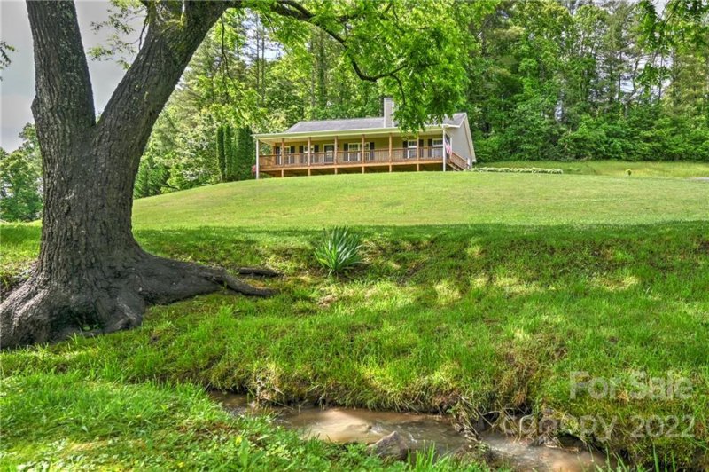 Property image 3 at 618 Brook Knoll Circle, Weaverville, NC 28787