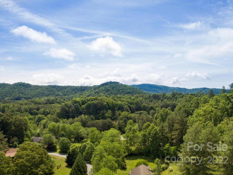 Property image 4 at 618 Brook Knoll Circle, Weaverville, NC 28787