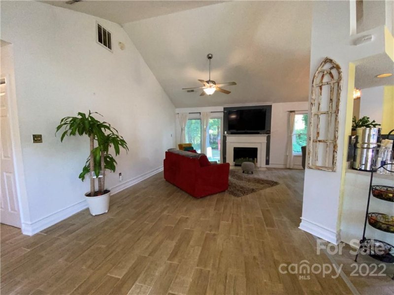 Property image 3 at 7403 Claymont Drive, Charlotte, NC 28227