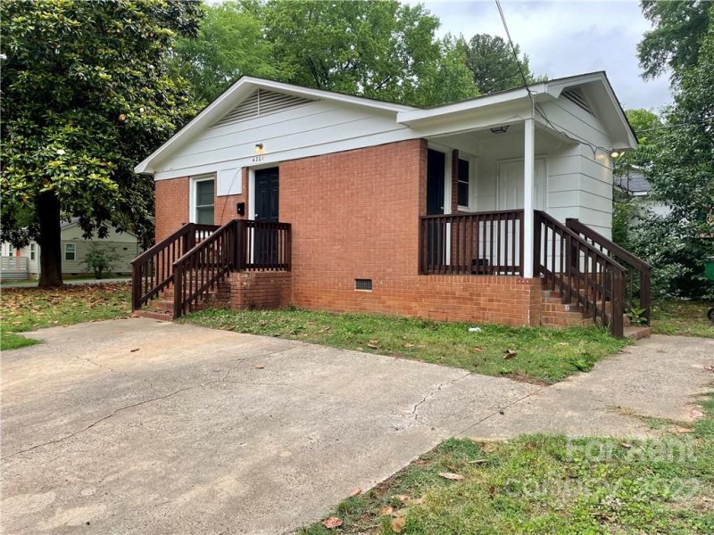 Property image 2 at 4201 Rutgers Avenue, Charlotte, NC 28206