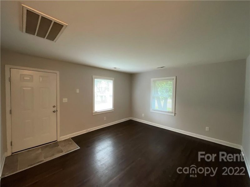 Property image 3 at 4201 Rutgers Avenue, Charlotte, NC 28206
