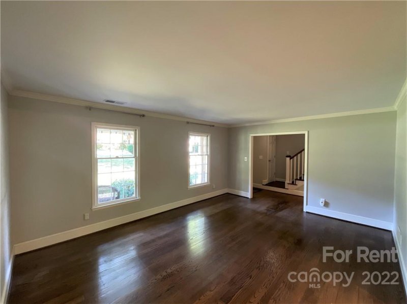Property image 3 at 821 Greentree Drive, Charlotte, NC 28211