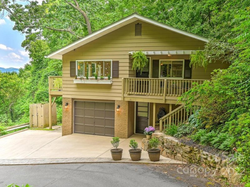 Property image 2 at 4 N Delano Road, Asheville, NC 28805