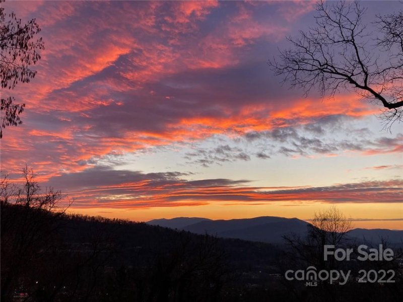 Property image 3 at 4 N Delano Road, Asheville, NC 28805