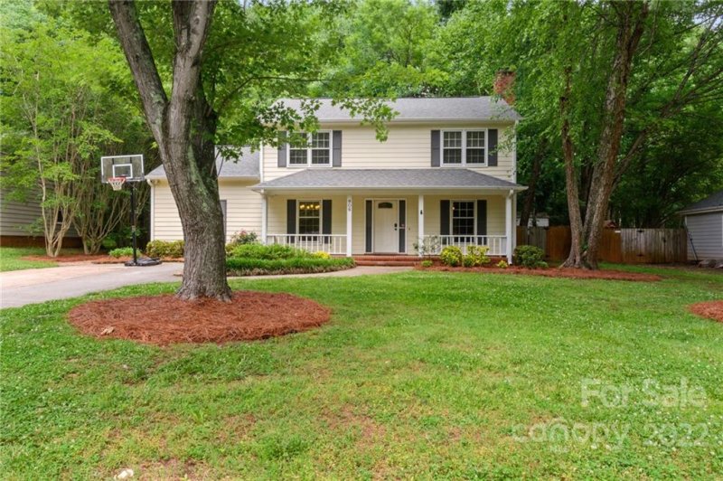Property image 2 at 906 Conestoga Drive, Charlotte, NC 28270