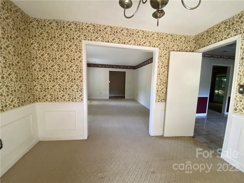 Property image 4 at 5926 Mcnair Road, Charlotte, NC 28212