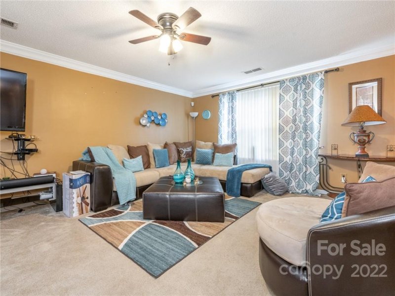 Property image 2 at 921 Corvus Court, Charlotte, NC 28216