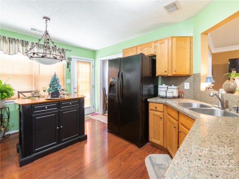 Property image 3 at 921 Corvus Court, Charlotte, NC 28216