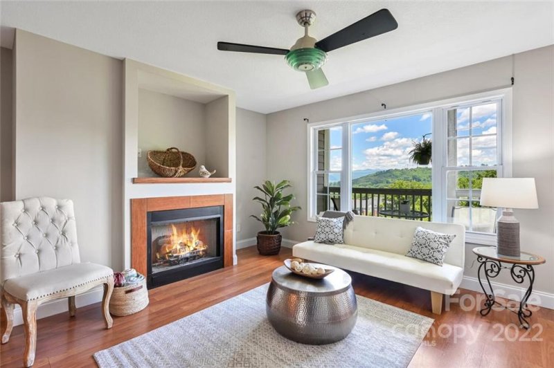 Property image 4 at 29 Rotunda Circle, Asheville, NC 28806