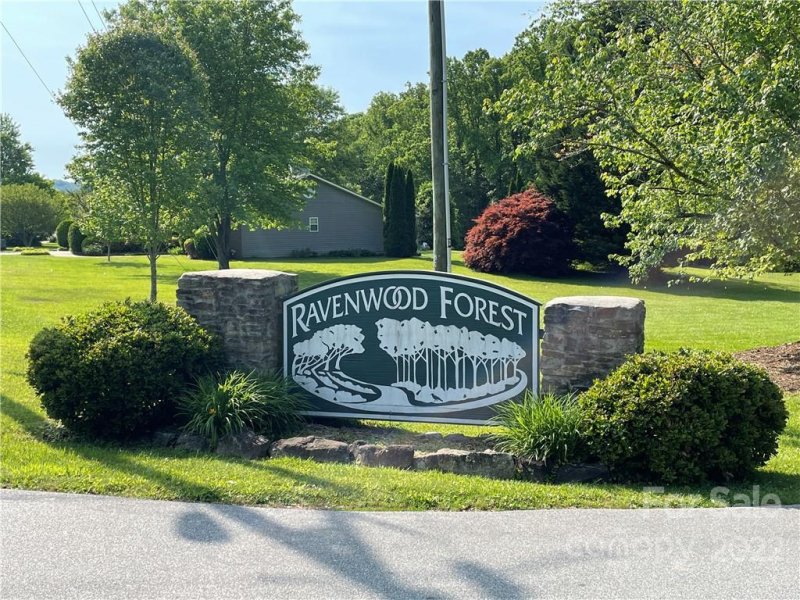 Property image 5 at 235 Ravenwood Lane, Horse Shoe, NC 28742