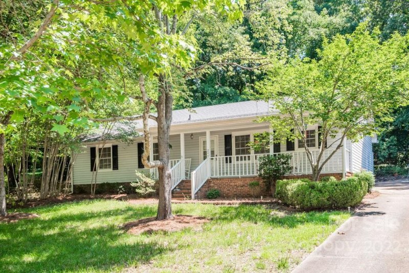 209 Pelham Lane