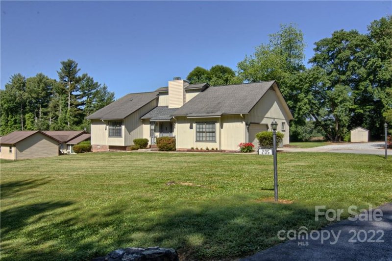 Property image 3 at 205 Sean Way, Hendersonville, NC 28792